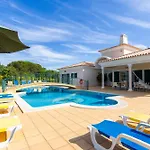 Exceptional With Pool, Tennis Court, Games 빌라