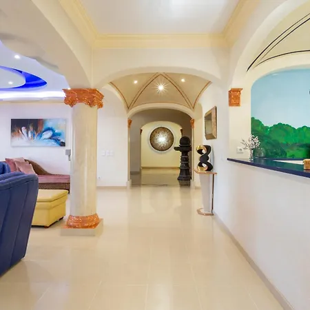 Exceptional With Pool, Tennis Court, Games