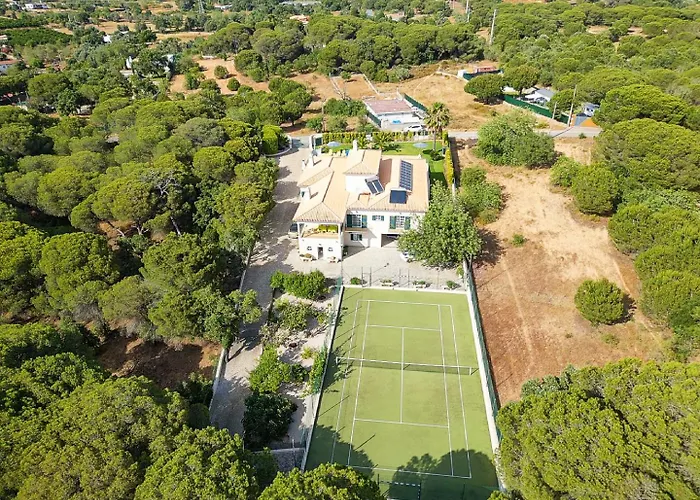 Villa Exceptional With Pool, Tennis Court, Games *