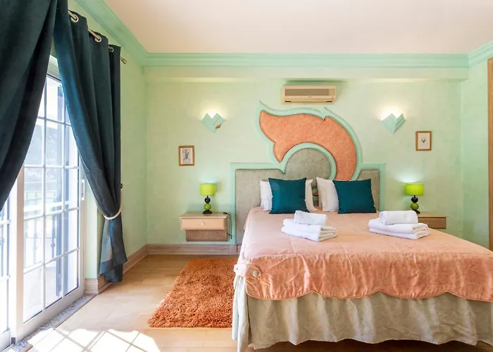 Villa Exceptional With Pool, Tennis Court, Games *