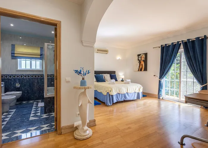 Villa Exceptional With Pool, Tennis Court, Games Quarteira