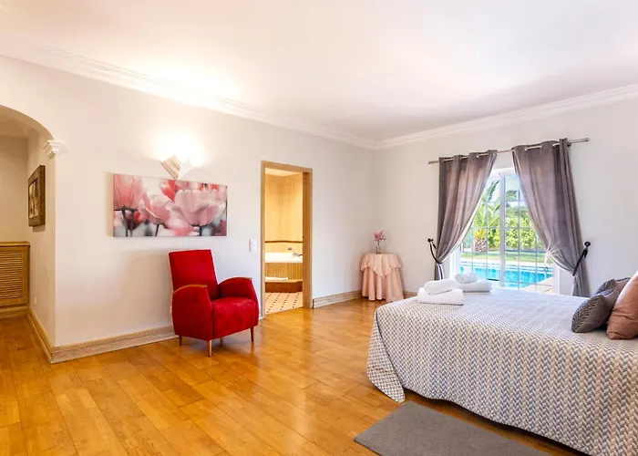 Villa Exceptional With Pool, Tennis Court, Games *
