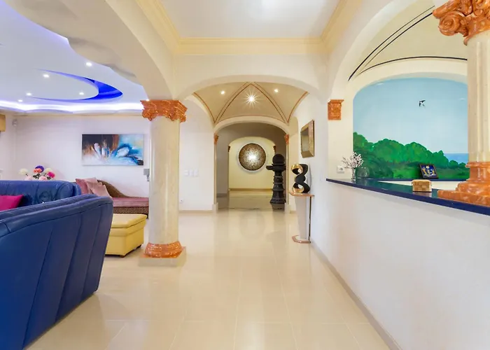 Exceptional With Pool, Tennis Court, Games