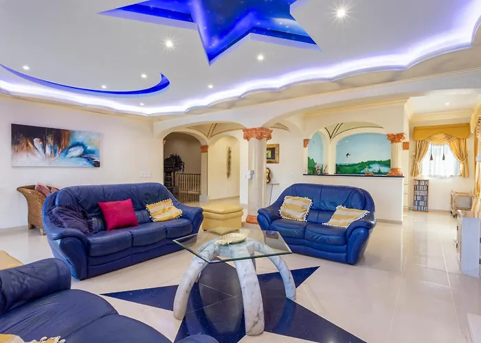 Exceptional With Pool, Tennis Court, Games