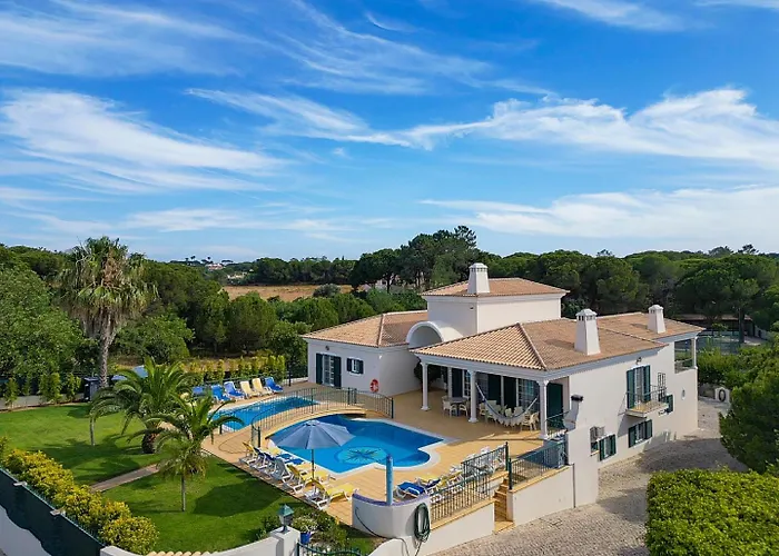 Exceptional With Pool, Tennis Court, Games Villa Quarteira