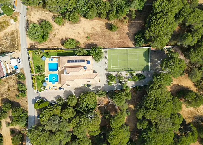 Villa Exceptional With Pool, Tennis Court, Games *