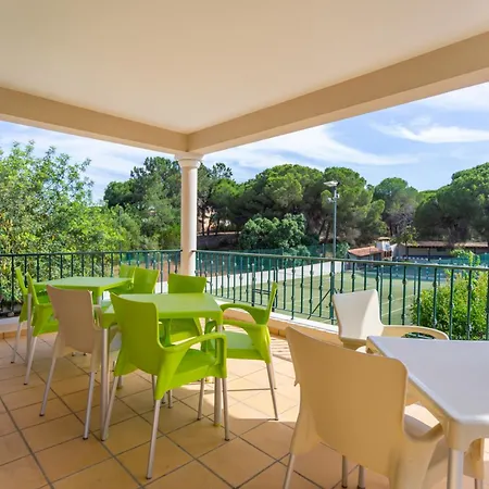 Exceptional With Pool, Tennis Court, Games וילה