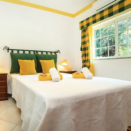 Exceptional With Pool, Tennis Court, Games וילה