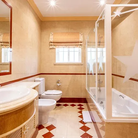 וילה Exceptional With Pool, Tennis Court, Games קווארטיירה