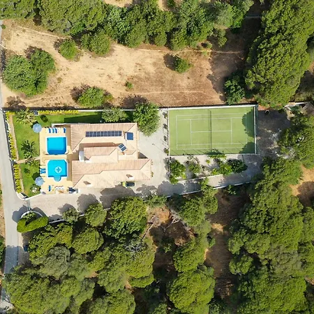 Villa Exceptional With Pool, Tennis Court, Games *
