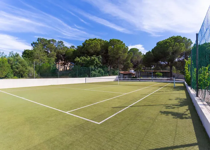 Exceptional With Pool, Tennis Court, Games