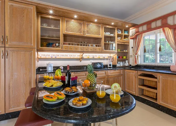Exceptional With Pool, Tennis Court, Games 빌라