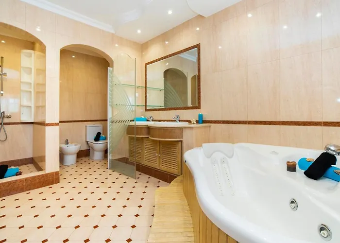 빌라 Exceptional With Pool, Tennis Court, Games